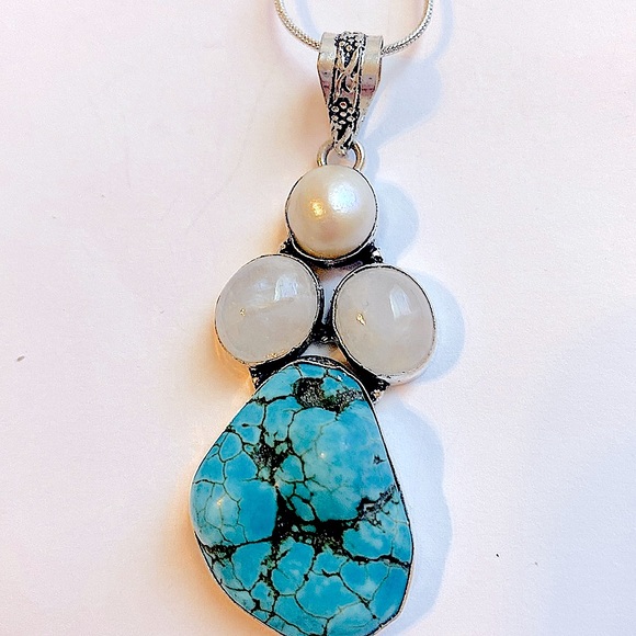 2 inch , 925 marked, Turquoise, Moonstone and Pearl pendant on silver chain - Picture 1 of 4